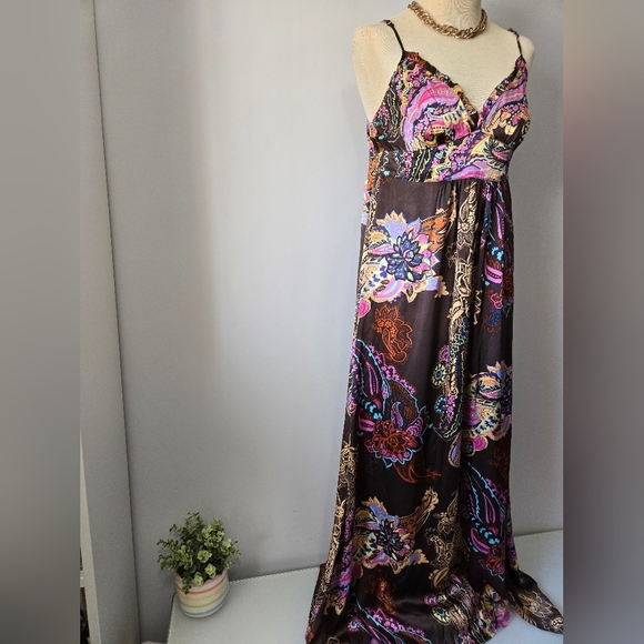 Hinge 100% Silk Vibrant Floral Maxi Dress. Size Small - Picture 2 of 11